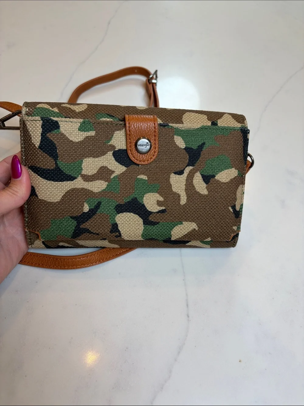 Wrangler Camo Crossbody with Tan Strap - Picture 4 of 5